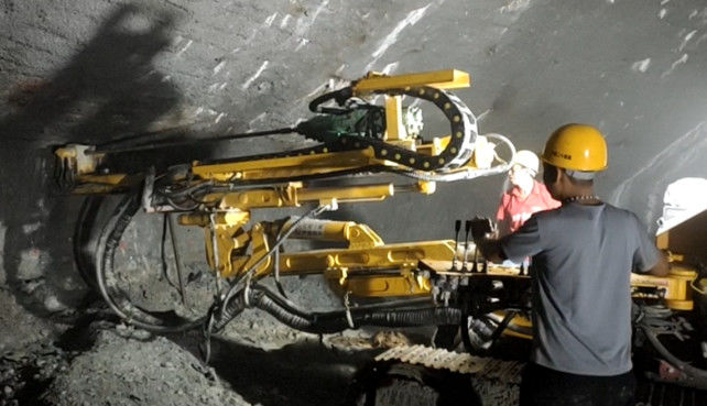 Каменная буровая установка 18 кВт Ударная мощность R32/R38/T38/T45